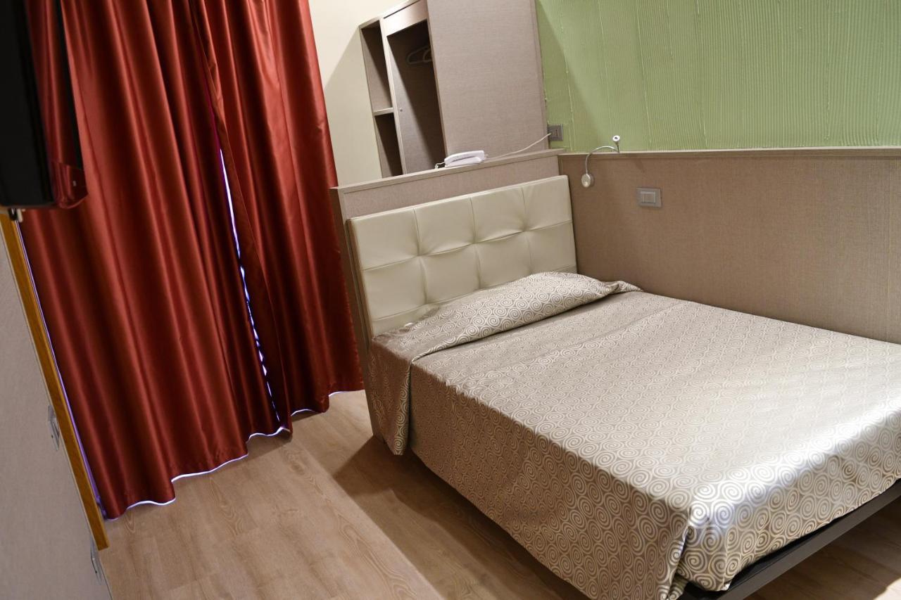Hotel Baffo Rosso Alba Adriatica Exteriér fotografie