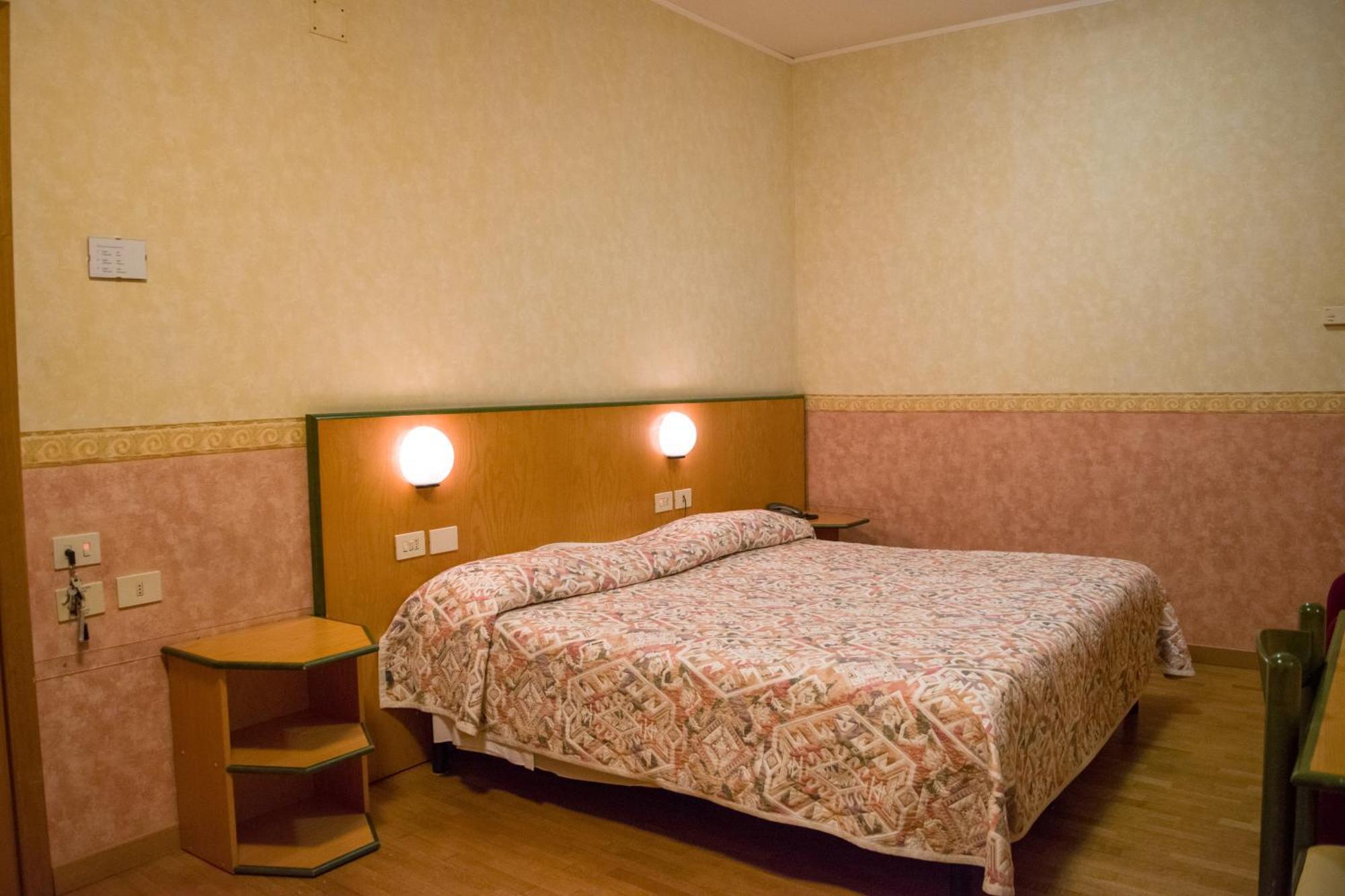 Hotel Baffo Rosso Alba Adriatica Exteriér fotografie