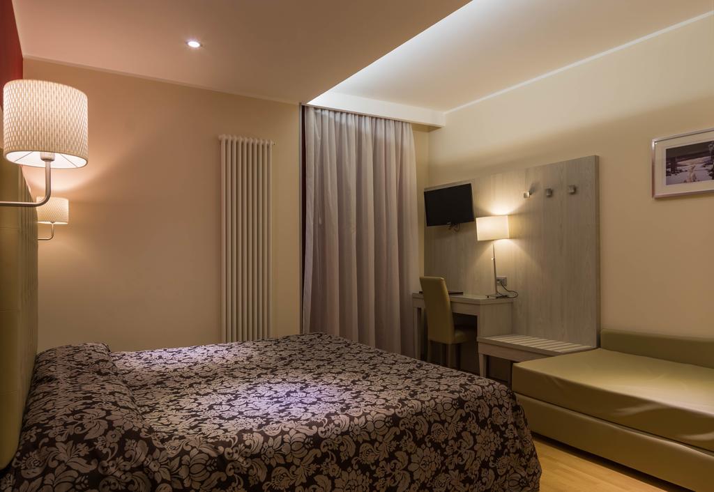 Hotel Baffo Rosso Alba Adriatica Exteriér fotografie
