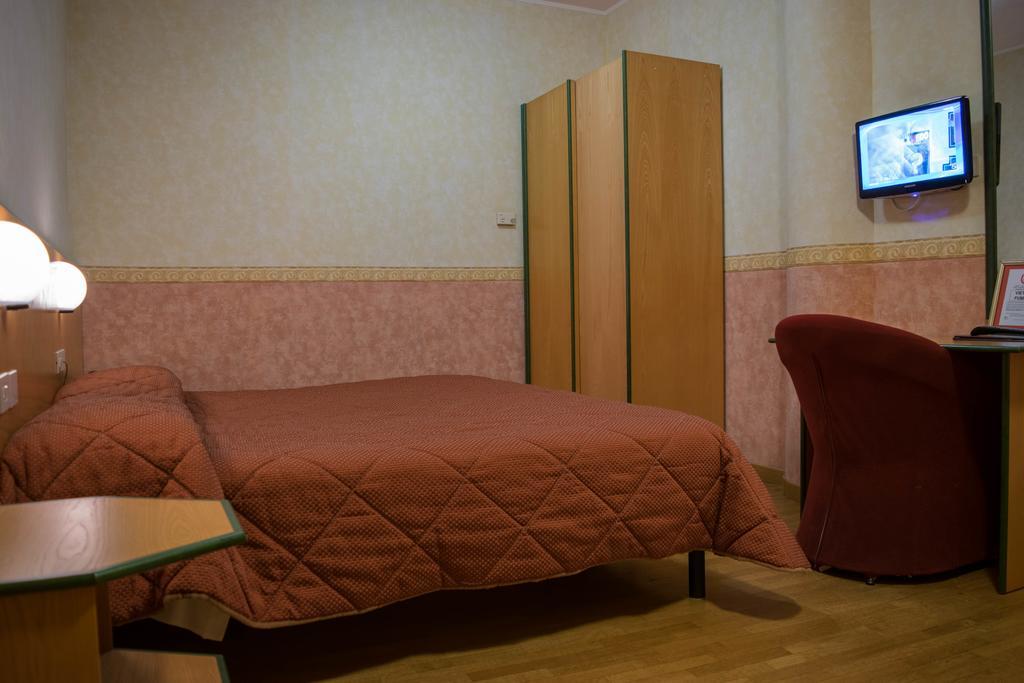 Hotel Baffo Rosso Alba Adriatica Exteriér fotografie
