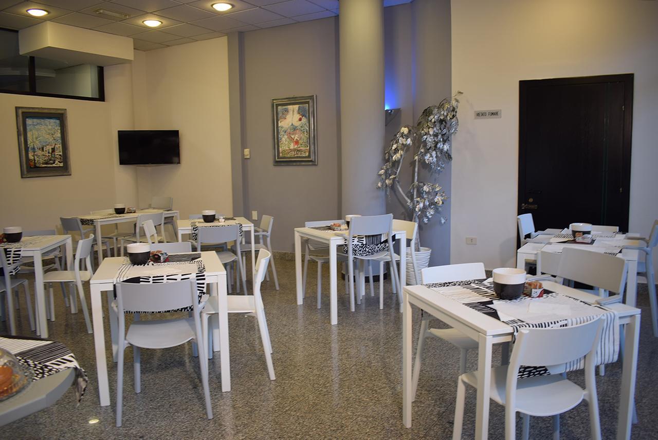 Hotel Baffo Rosso Alba Adriatica Exteriér fotografie