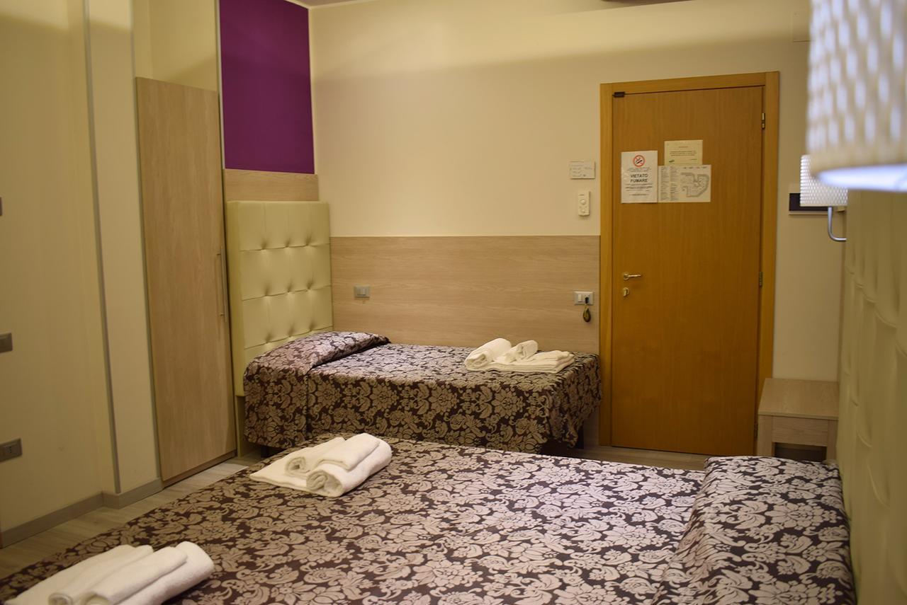 Hotel Baffo Rosso Alba Adriatica Exteriér fotografie